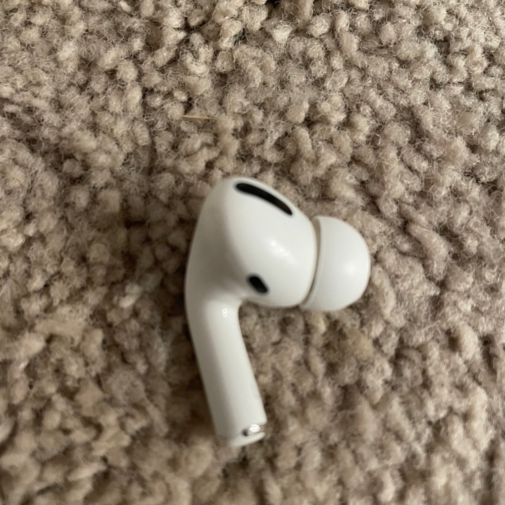 Apple AirPod Pros | Second Gen | Left Pod Replacement